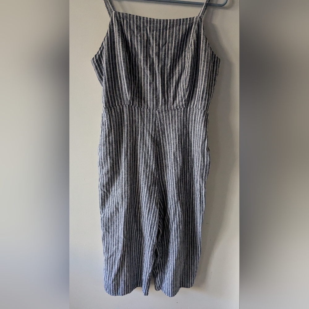 Old Navy gray & white striped jumper Size L
